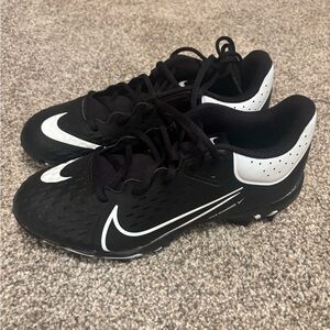 Brand New Nike Women’s Hyperdiamond 4 Keystone Softball Molded Cleats Size 8